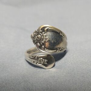 ONEIDA W.A.Rogers Silver Floral Spoon Ring 9
